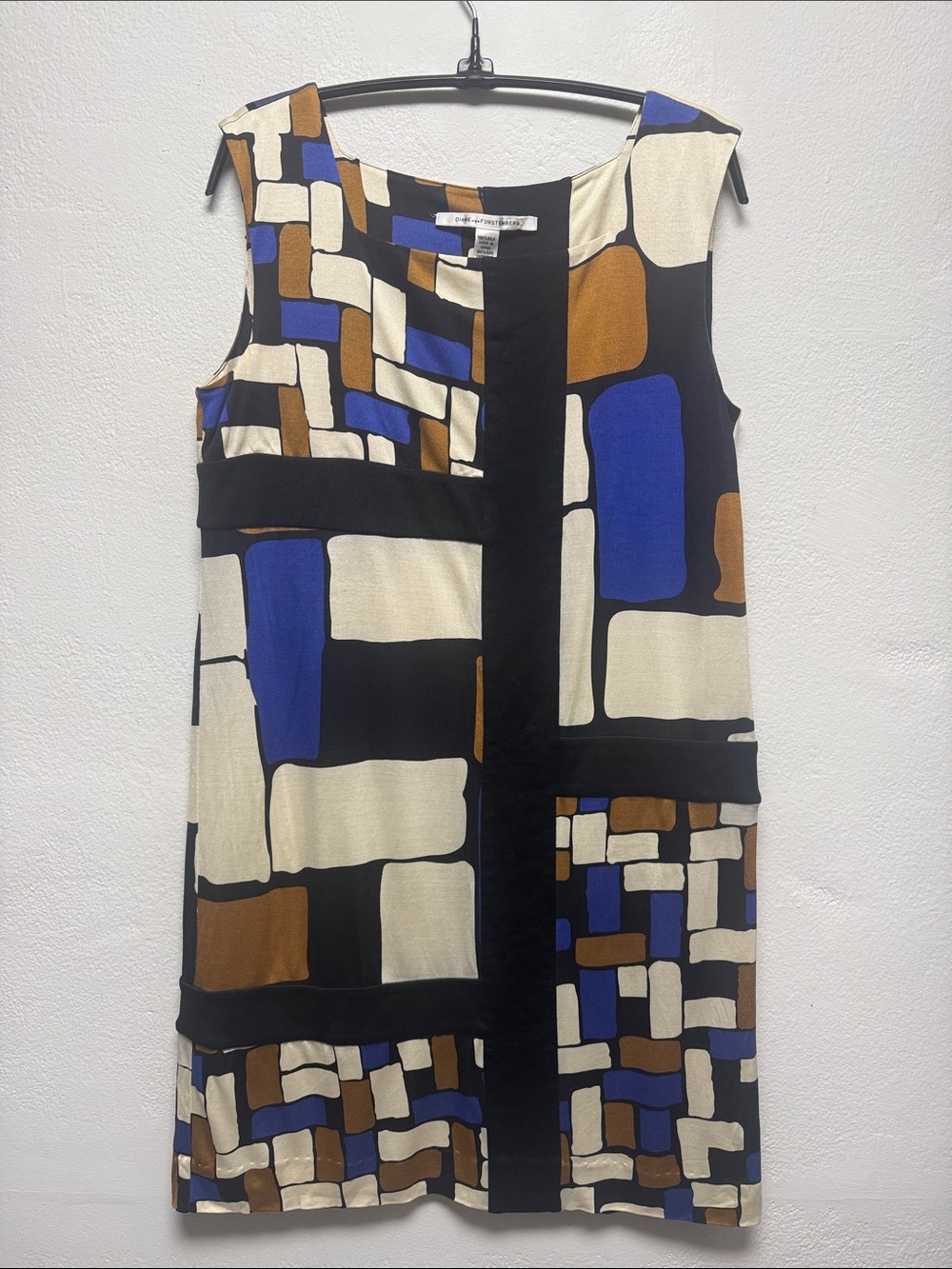 Sleeveless Geometric Print Shift Skirt in Black, Blue, Brown, and Cream